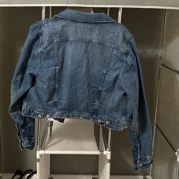 Levi’s Cropped Denim Jacket - Picture 2 of 8